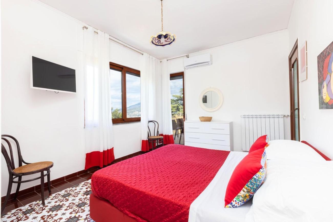 Estate4home - Louise Sorrento