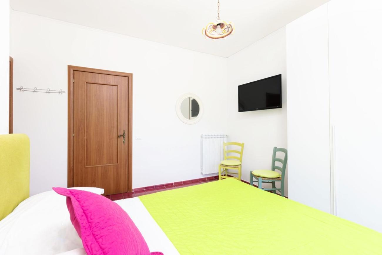 Estate4home - Louise Sorrento